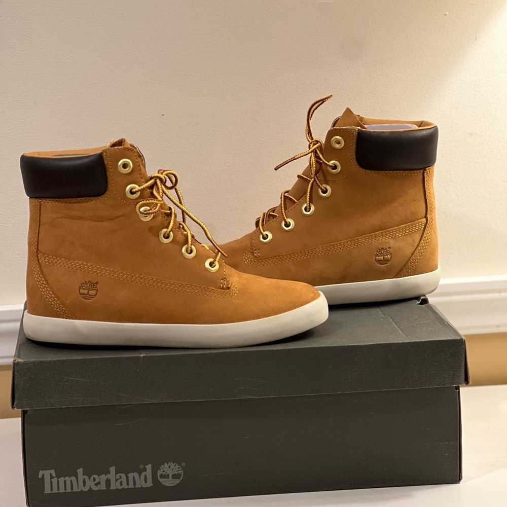 Timberland Tan and Brown Lace Up Boots - Picture 2 of 8